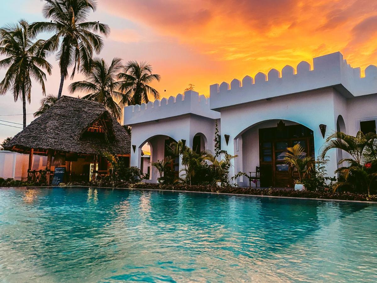 The Golden Blue Luxury Hotell 4*