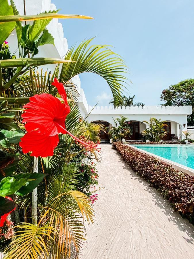 The Golden Blue Luxury Hotell