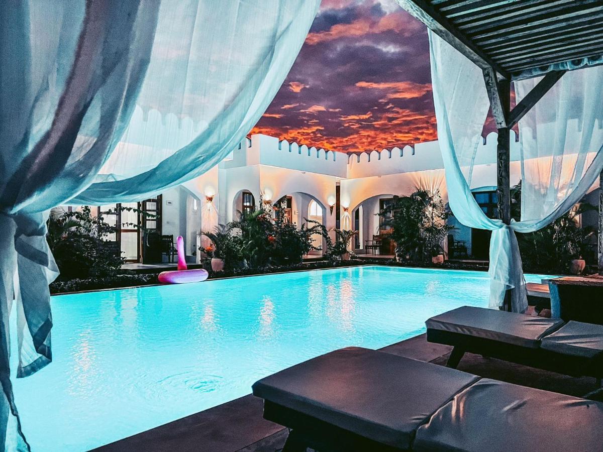 Hotell The Golden Blue Luxury 4*